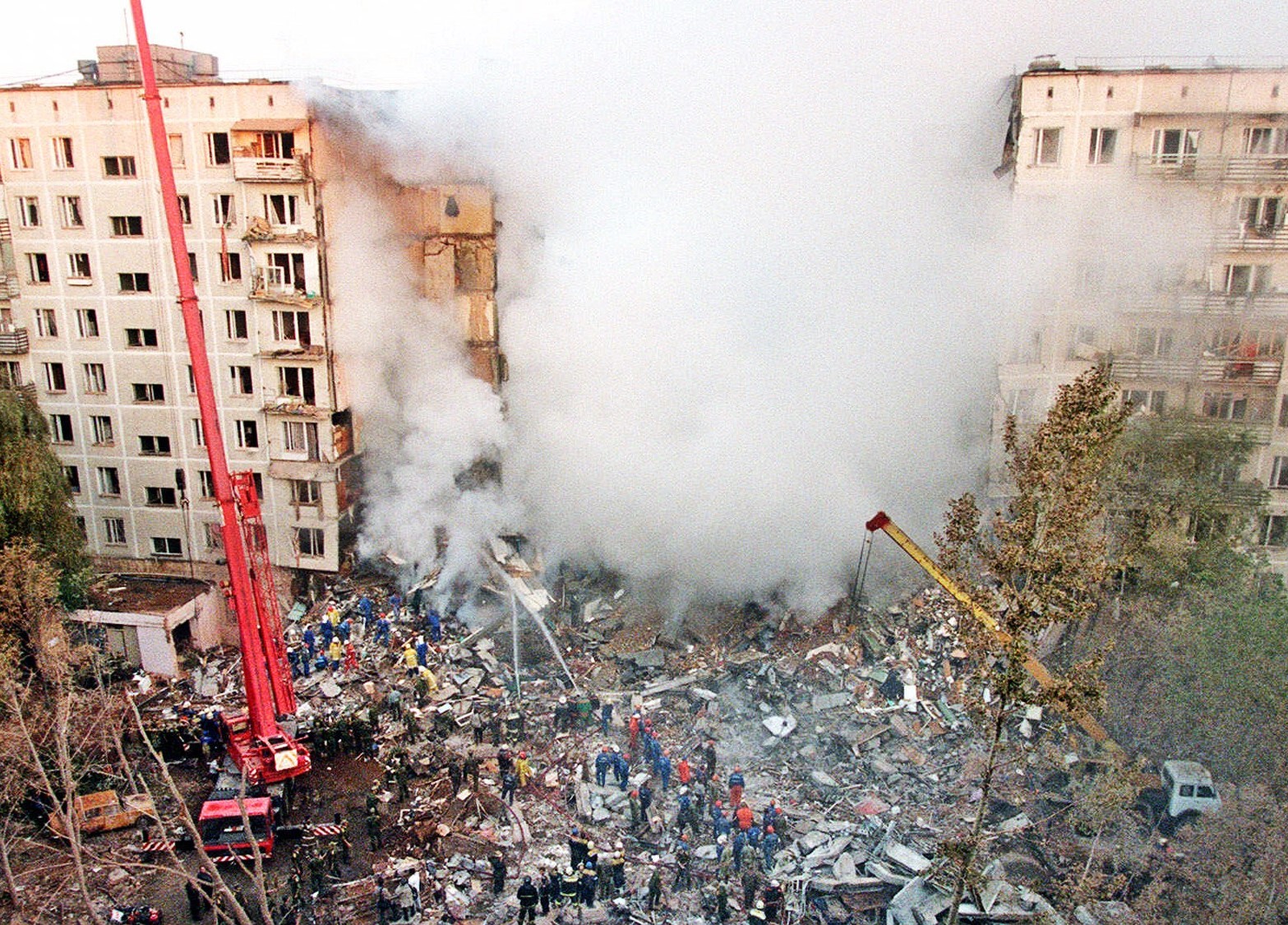 apt. - Adnan Khashoggi, the 1999 Moscow Apartment Bombings & the Rise of Putin