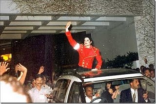55jf8 - Michael Jackson and Shiv Sena