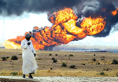 1aIRAQ   OIL FIELD IN THE SOUTH - The Iraq &quot;Gold&quot; Rush