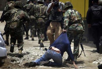 politicaymedios hond27 - Hondurans Denounce Return of Death Squads