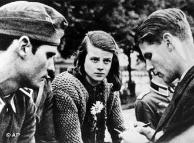 0778894 100 - The Non-Violent, Anti-War Youth Movement of Nazi Germany
