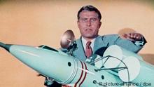 015826971 40200 - Werner von Braun & V-2, the First Space Rocket