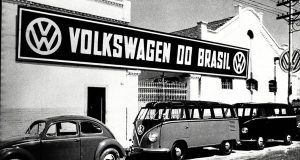 S0 le groupe volkswagen a t il eu des pratiques esclavagistes dans le passe 716029 300x160 - Volkswagen Accused of Human Trafficking, Beatings and "Slavery-Like" Practices in Brazil, 1974-86