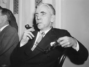 gettyimages 515136988 web 300x225 - William Dudley Pelley, Occult Nazi Leader & Aspiring American Fuhrer of the 1930s (Smithsonian)