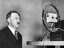 220px Bundesarchiv Bild 183 1987 0703 506 Adolf Hitler vor Rundfunk Mikrofon - Inside the Third Reich's Radio (IEEE Spectrum)