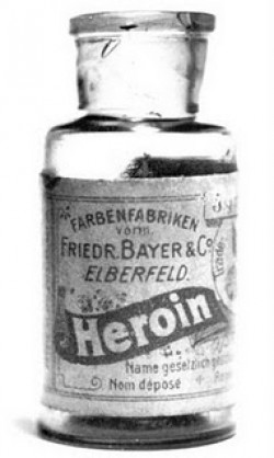 bayer heroin flasche1 - Mother's Little Helpers