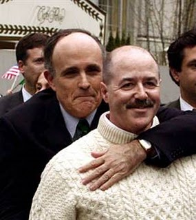 060407 GiulianiKerik vl widec - Judge Revokes Republican Icon Bernard Kerik's Bail